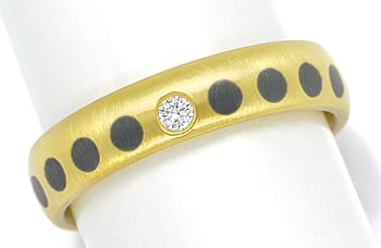 Foto 1 - Diamantring Brillant und schwarze Punkte in Gelbgold, S2084